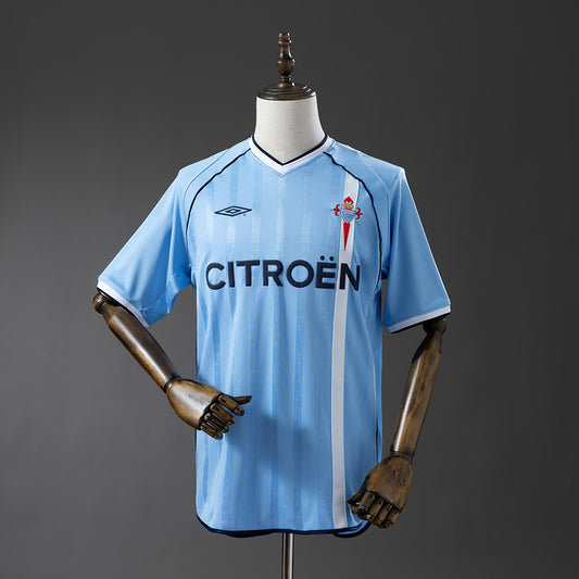 01-02 Celta primera equipación