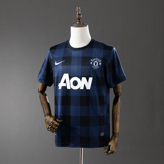 13-14 Manchester United segunda equipación