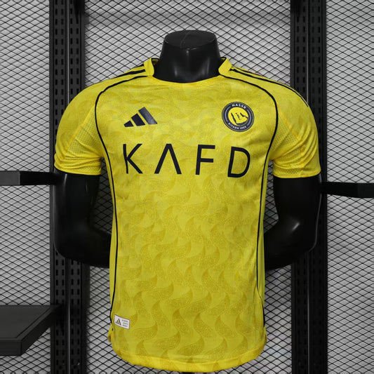 25-26 Al nassr primera equipacion