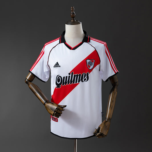 00-02 River Plate primera equipación