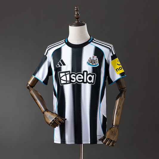 25-26 Newcastle primera equipación