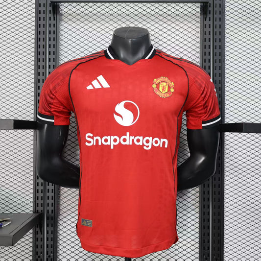 25-26 Manchester United primera equipacion