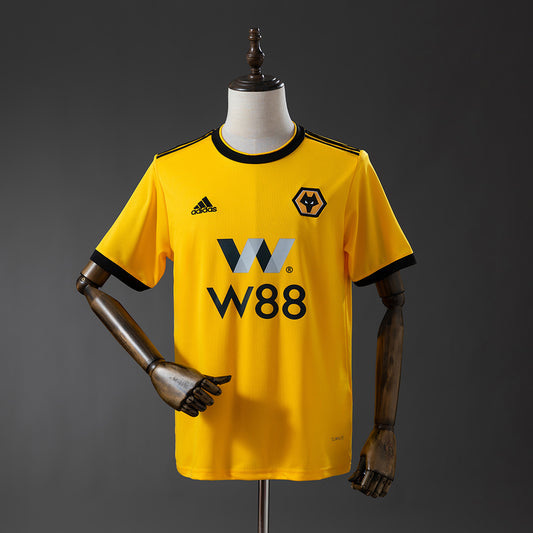 18-19 Wolverhampton primera equipación