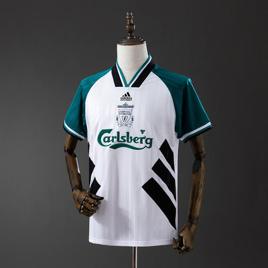 93-95 Liverpool segunda equipación
