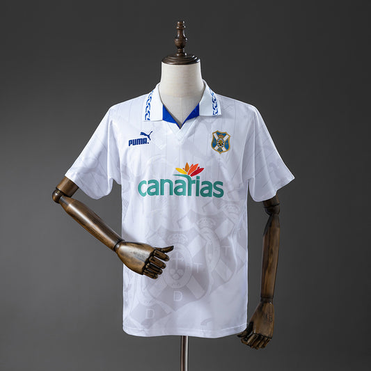 95-96 Tenerife primera equipación