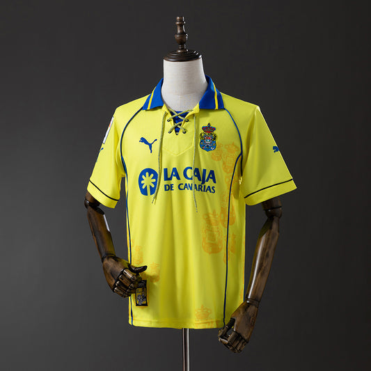 97-98 Las Palmas primera equipación