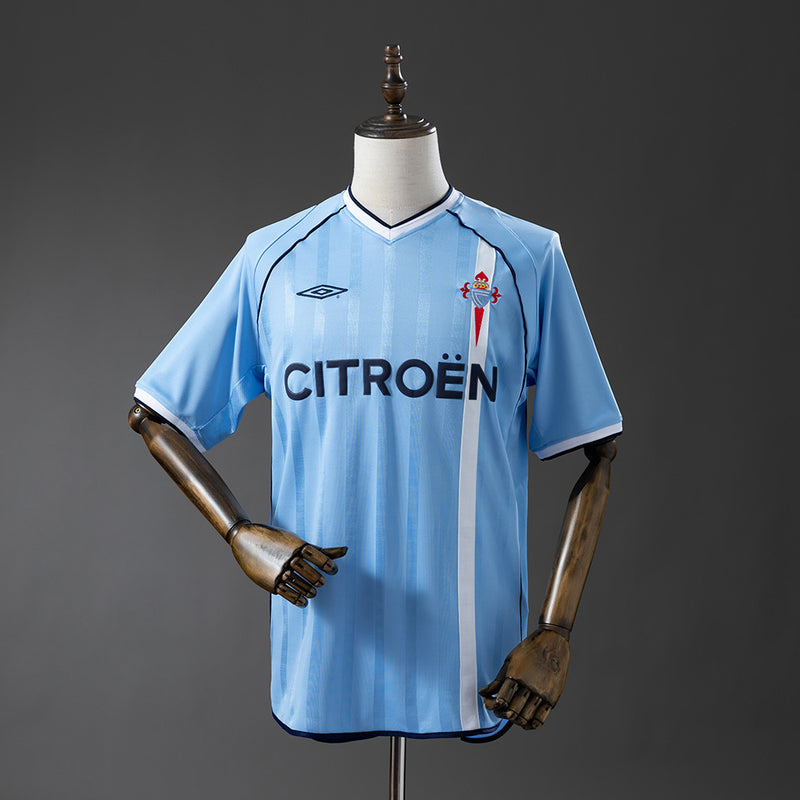 01-02 Celta primera equipación
