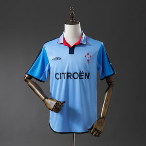 02-04 Celta primera equipación