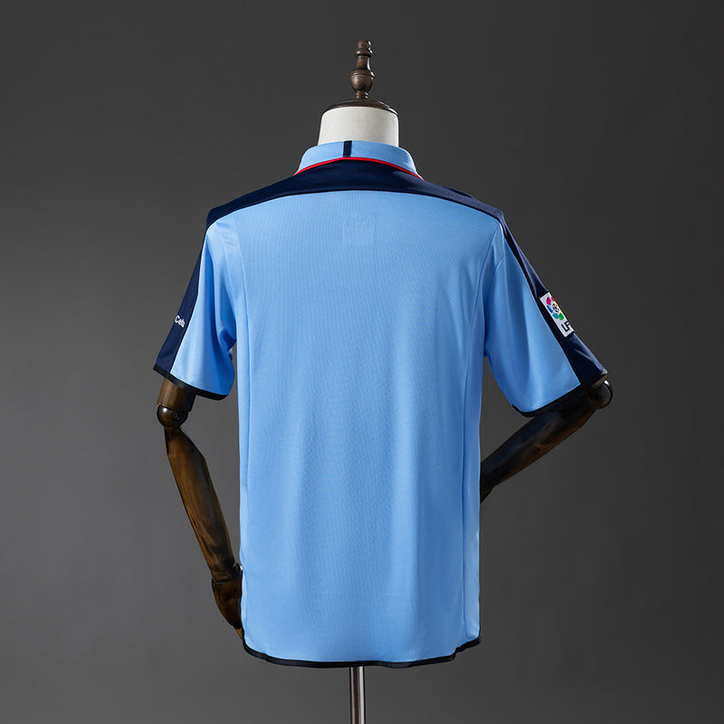 02-04 Celta primera equipación