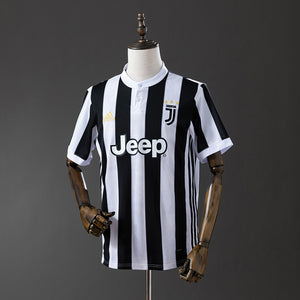 17-18 Juventus primera equipación