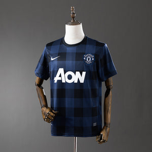 13-14 Manchester United segunda equipación