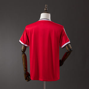 83-84 Manchester United primera equipación