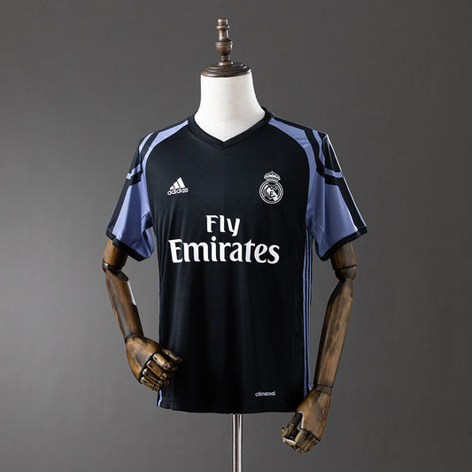 16-17 Real Madrid tercera equipación