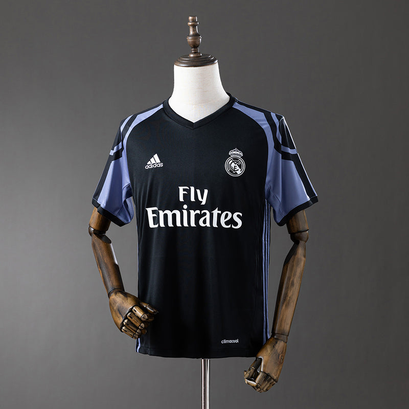 16-17 Real Madrid tercera equipación