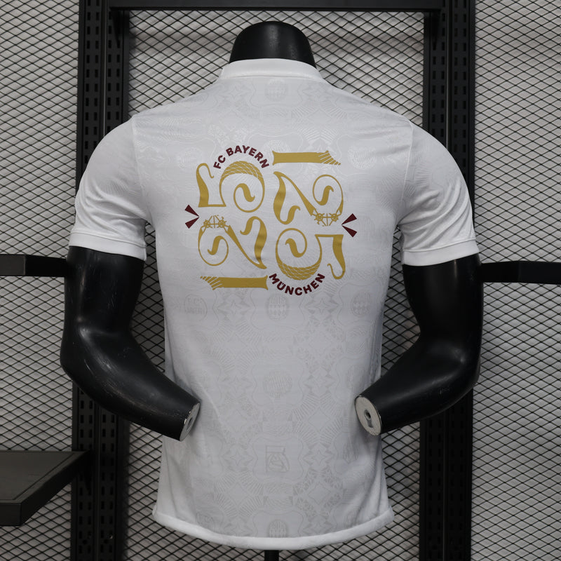 25-26 Bayern de Munich 125 aniversario blanca