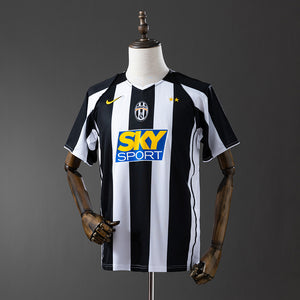 04-05 Juventus primera equipación