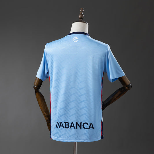 25-26 Celta primera equipación