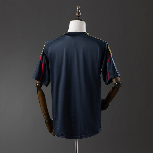 09-10 Liverpool segunda equipación