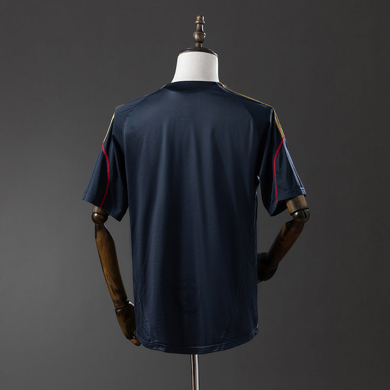 09-10 Liverpool segunda equipación