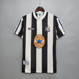 95-97 Newcastle primera equipación