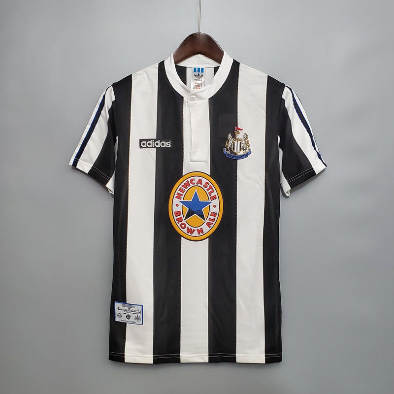 95-97 Newcastle primera equipación