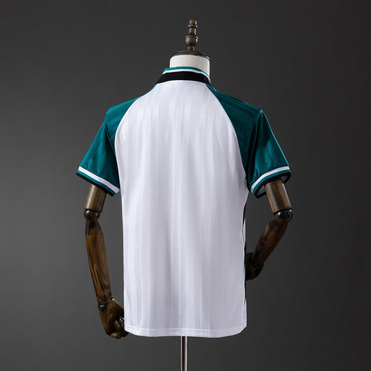 93-95 Liverpool segunda equipación