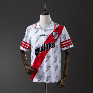 96-98 River Plate primera equipación
