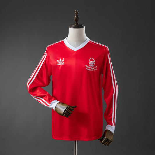77-80 Nottingham Forest primera equipación manga larga