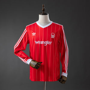82-84 Nottingham Forest primera equipación manga larga