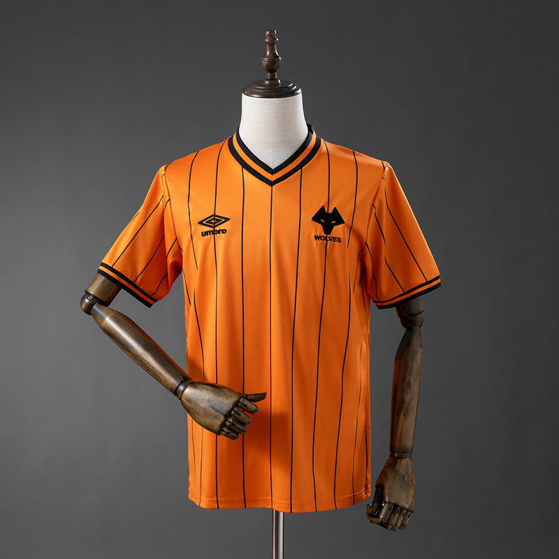 85-86 Wolverhampton primera equipación