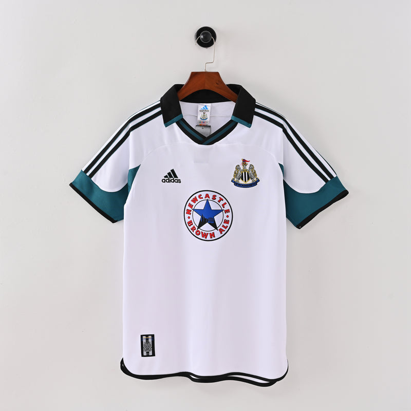 99-00 Newcastle primera equipacion