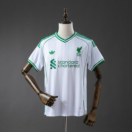 25-26 Liverpool equipación especial blanco/verde