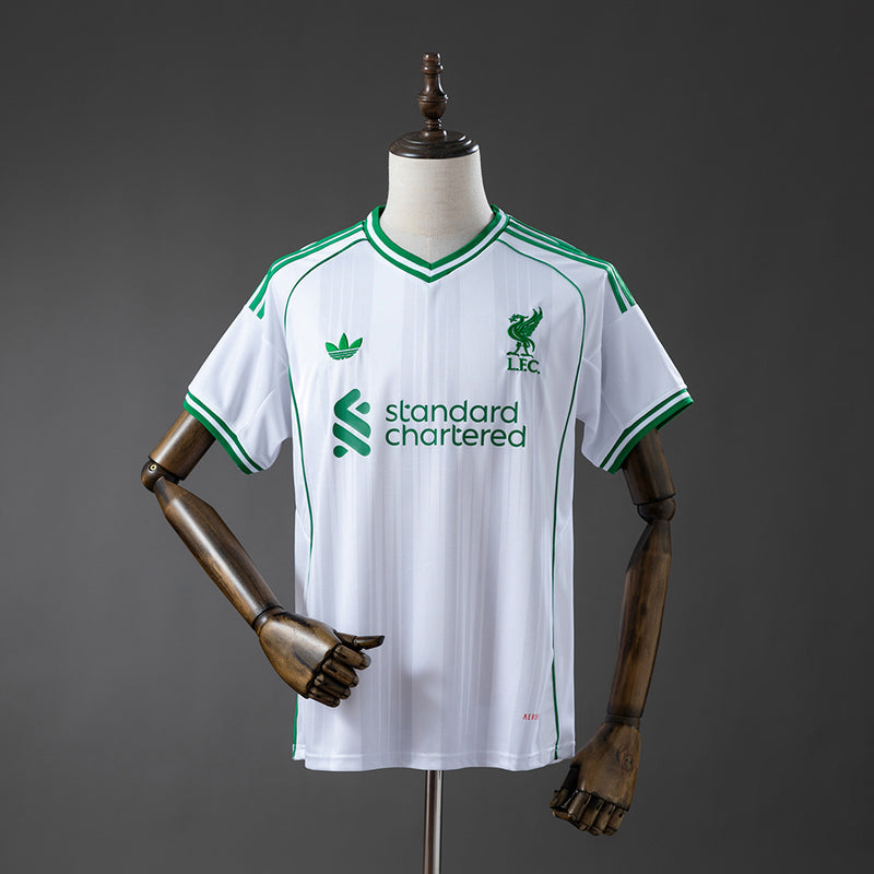 25-26 Liverpool equipación especial blanco/verde