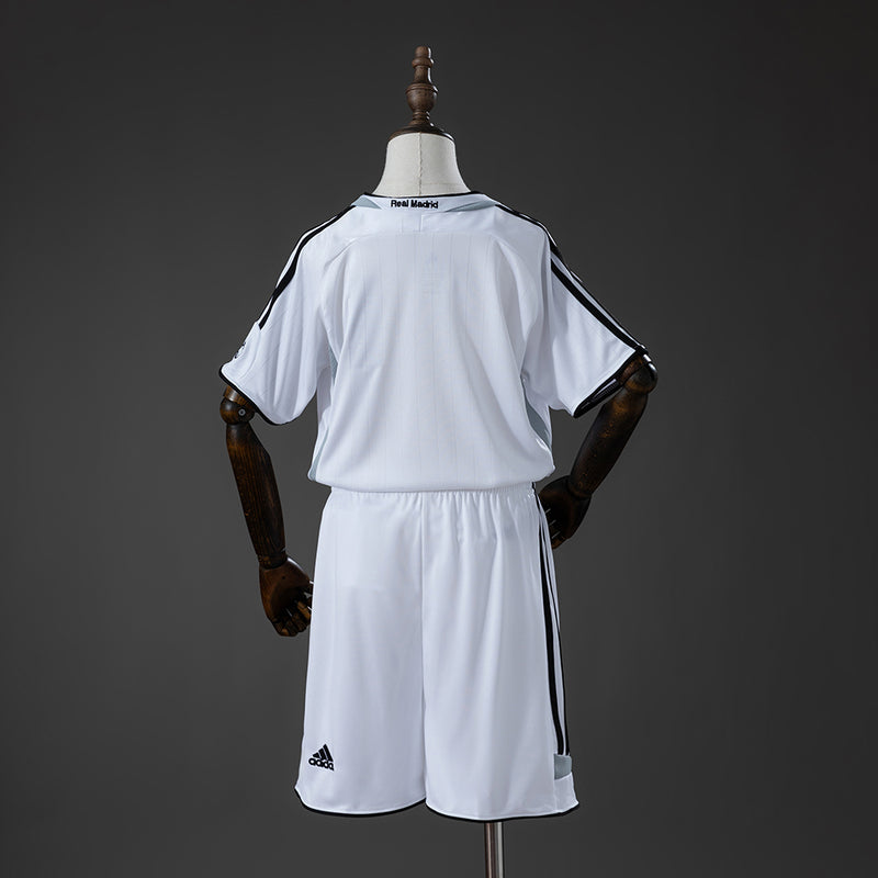 06-07 Real Madrid primera equipación niño