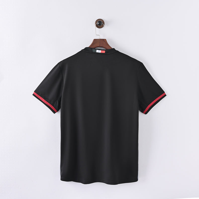 16-17 AC Milan primera equipacion
