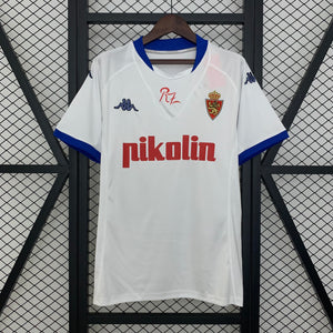 01-02 Real Zaragoza primera equipación