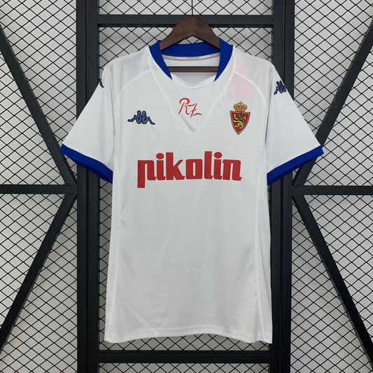 01-02 Real Zaragoza primera equipación