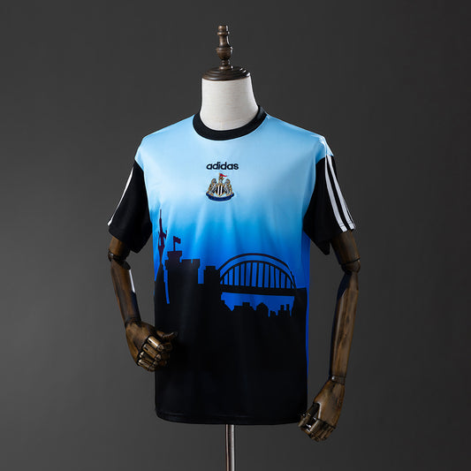 96-97 Newcastle equipación skyline
