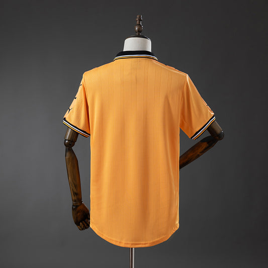 98-00 Wolverhampton primera equipación