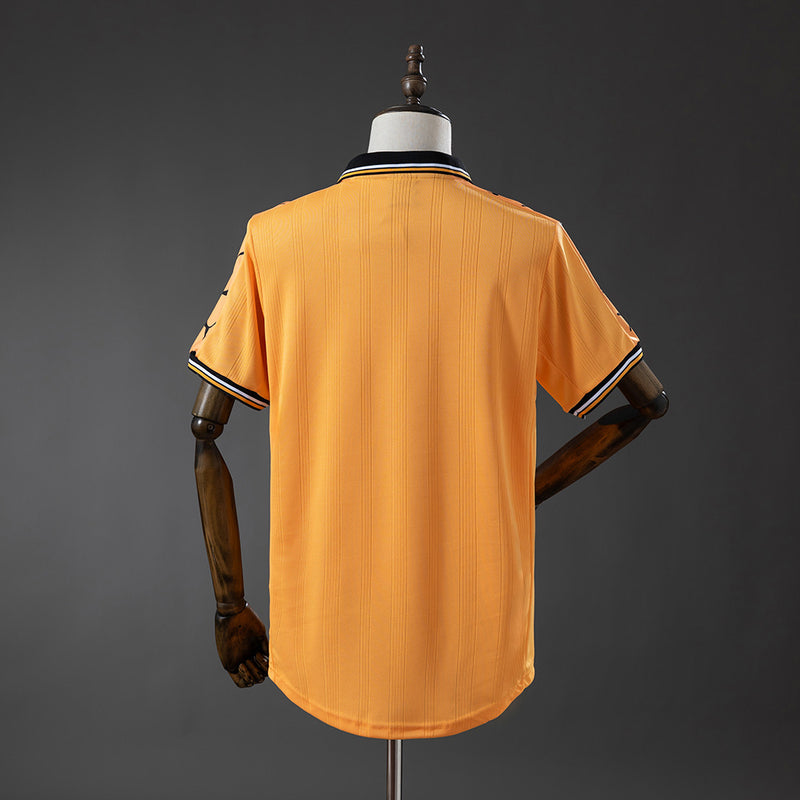 98-00 Wolverhampton primera equipación