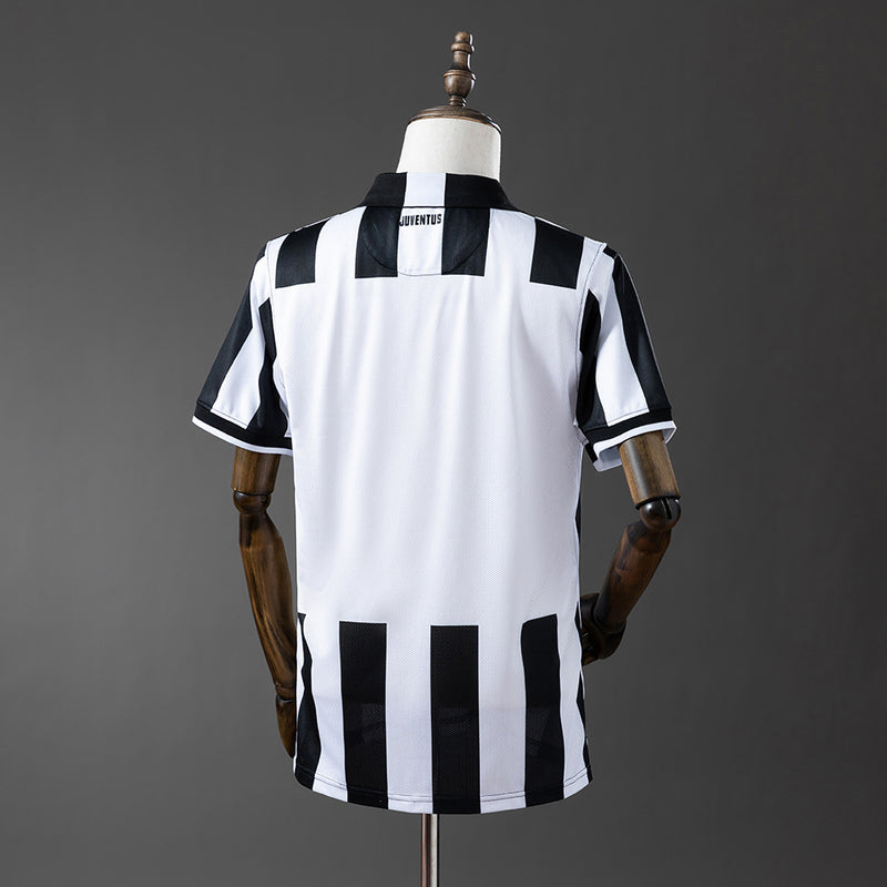 14-15 Juventus primera equipación