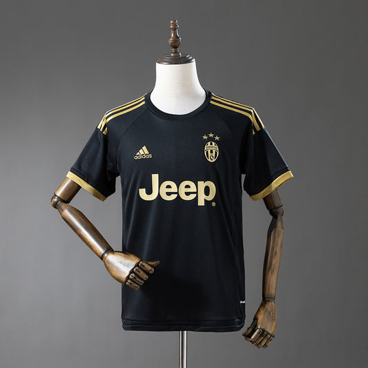 15-16 Juventus tercera equipación