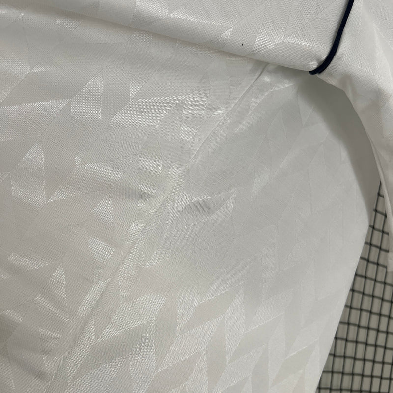 87-89 Tottenham primera equipación