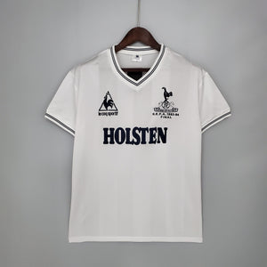 83-84 Tottenham equipación final Europa League