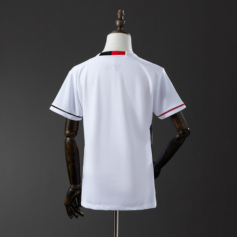 25-26 Vitória segunda equipación mujer (sponsors incluidos)