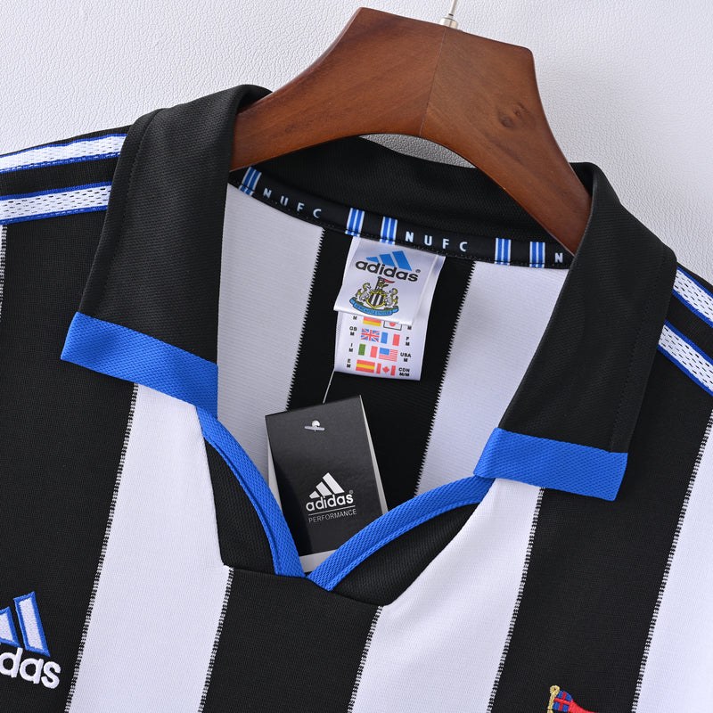99-00 Newcastle primera equipación