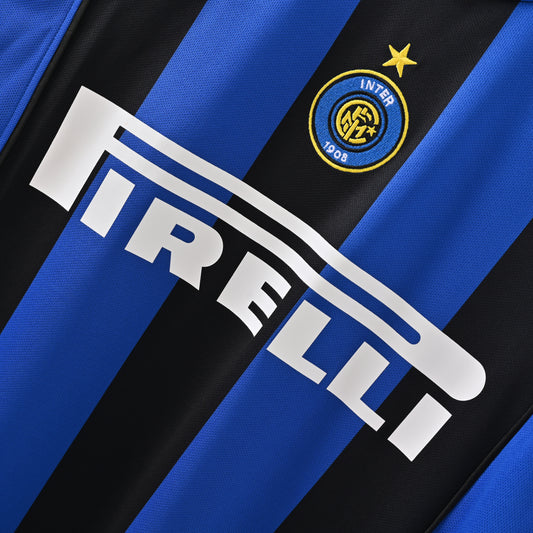 04-05 Inter de Milán primera equipación