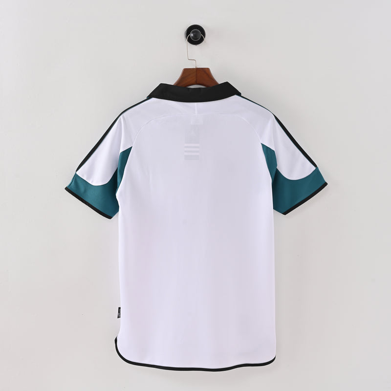 99-00 Newcastle primera equipacion