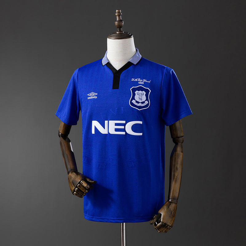 93-95 Everton primera equipación