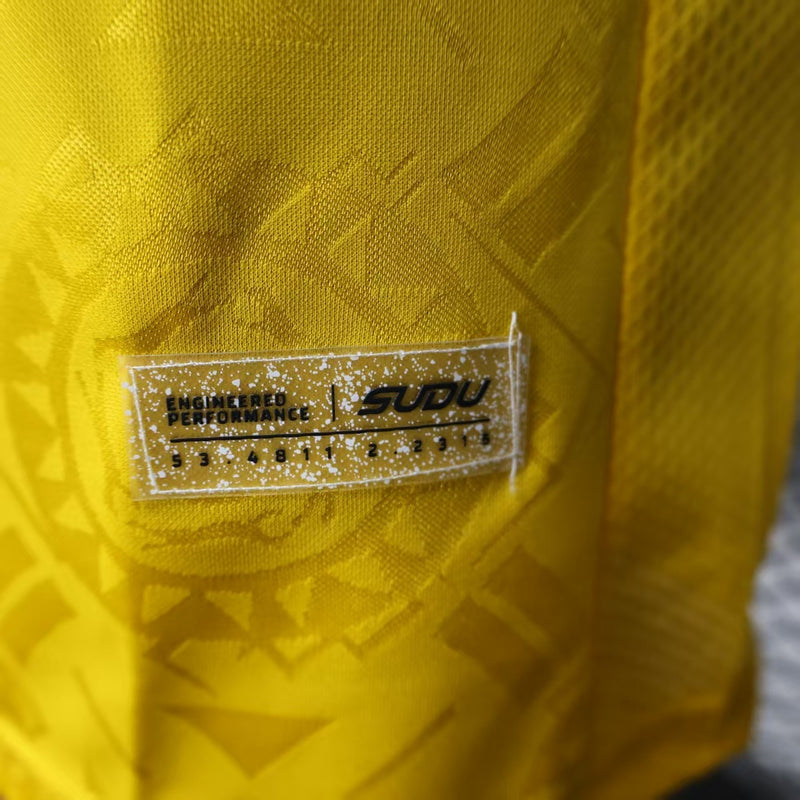 25-26 Wolverhampton primera equipación